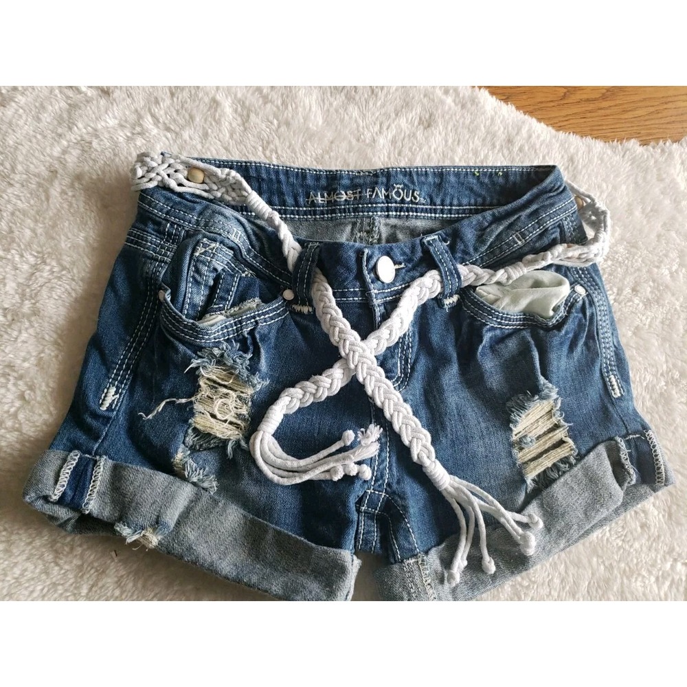 Sz 3‎ Almost Famous Denim Jean Shorts Juniors Mid Rise Med. Wash Distressed Belt